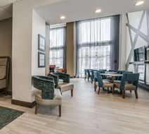 Hampton Inn/Suites Dallas - Central Expy Lobby