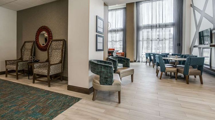 Hampton Inn/Suites Dallas - Central Expy Lobby