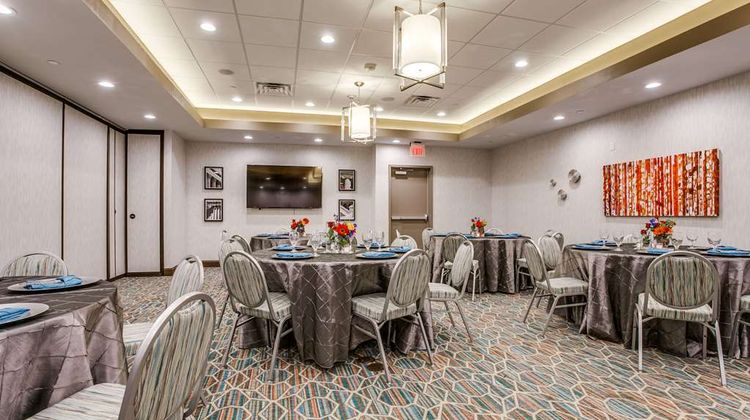 Hampton Inn/Suites Dallas - Central Expy Meeting
