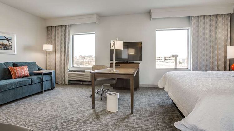 Hampton Inn/Suites Dallas - Central Expy Room