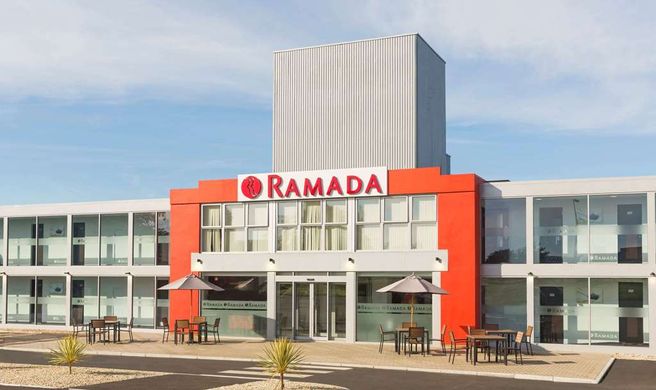Ramada Milton Keynes East M1 Exterior
