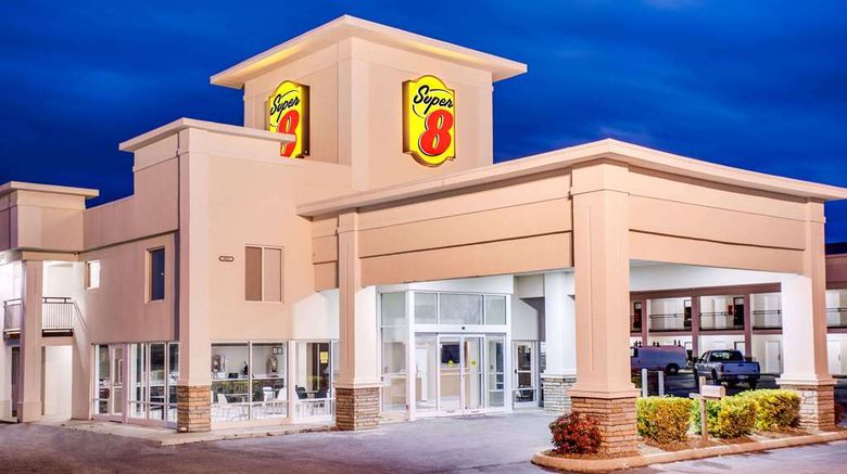 <b>Super 8 Dalton Exterior</b>. Images powered by <a href="https://iceportal.shijigroup.com/" title="IcePortal" target="_blank">IcePortal</a>.