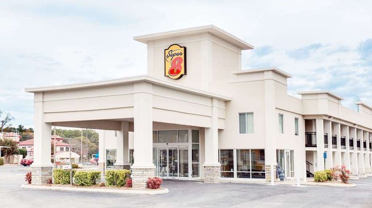 Super 8 Dalton Exterior