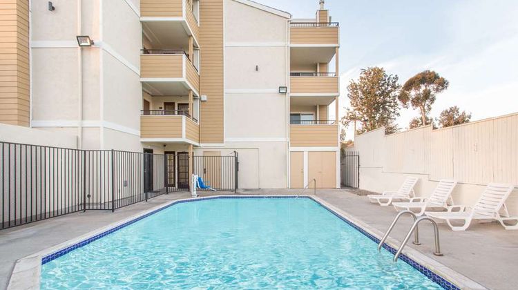 Super 8 National City Chula Vista Pool