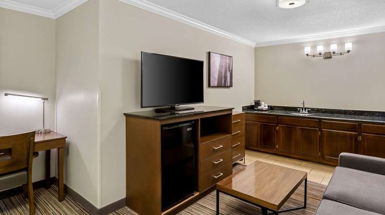 <b>Best Western The Paradise Lodge Room</b>. Images powered by <a href="https://iceportal.shijigroup.com/" title="IcePortal" target="_blank">IcePortal</a>.