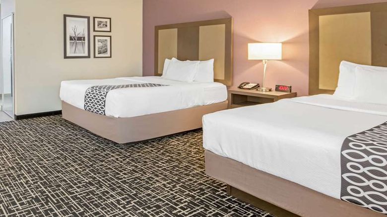 <b>La Quinta Inn & Suites Weatherford Room</b>. Images powered by <a href="https://iceportal.shijigroup.com/" title="IcePortal" target="_blank">IcePortal</a>.
