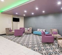La Quinta Inn & Suites Weatherford Lobby