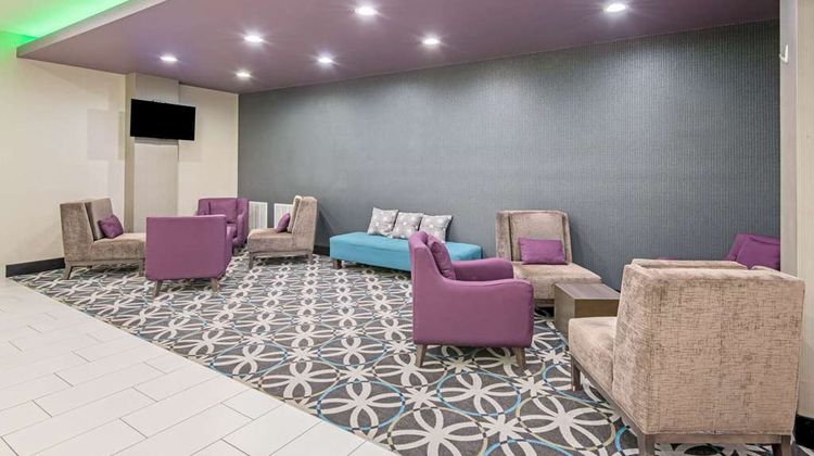 La Quinta Inn & Suites Weatherford Lobby