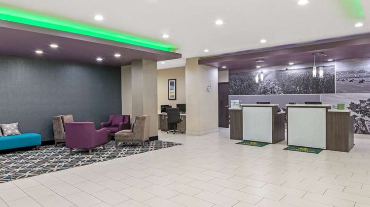 La Quinta Inn & Suites Weatherford Lobby