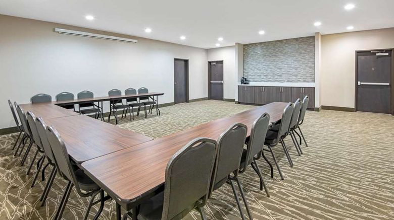 <b>La Quinta Inn & Suites Weatherford Meeting</b>. Images powered by <a href="https://iceportal.shijigroup.com/" title="IcePortal" target="_blank">IcePortal</a>.
