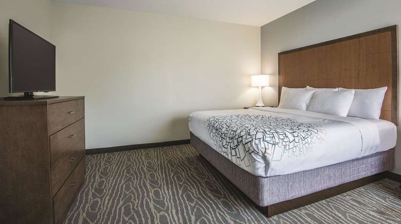 <b>La Quinta Inn & Suites Kingman Suite</b>. Images powered by <a href="https://iceportal.shijigroup.com/" title="IcePortal" target="_blank">IcePortal</a>.