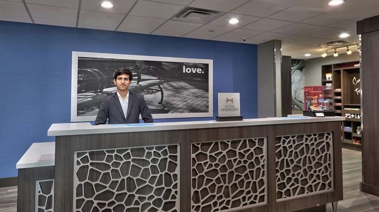 <b>Hampton Inn & Suites Guthrie Lobby</b>. Images powered by <a href="https://iceportal.shijigroup.com/" title="IcePortal" target="_blank">IcePortal</a>.