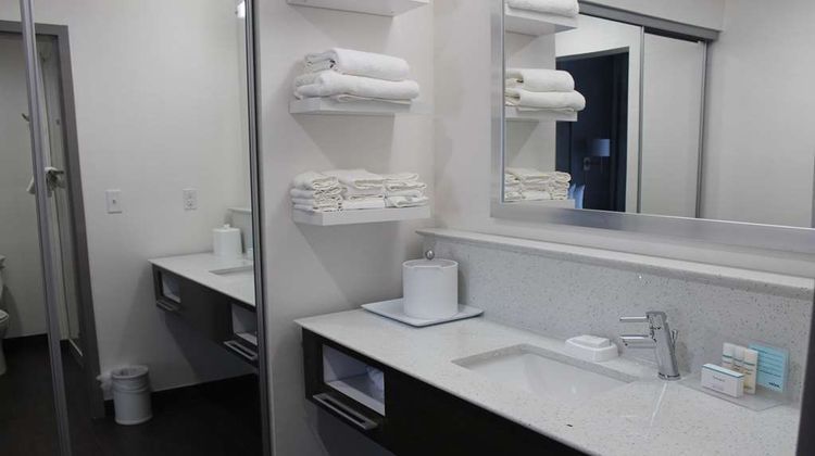 Hampton Inn & Suites Guthrie Room
