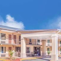 Days Inn by Wyndham Lavonia