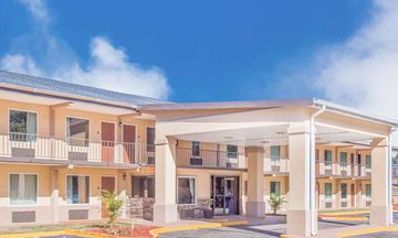 Days Inn by Wyndham Lavonia