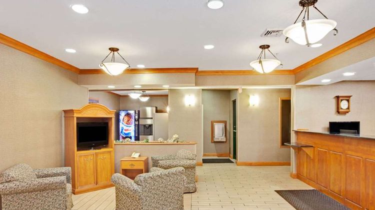 Super 8 South Bend Lobby