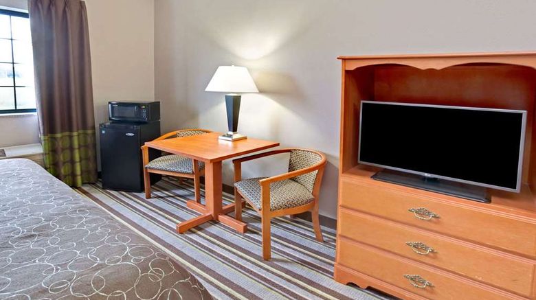 <b>Super 8 South Bend Room</b>. Images powered by <a href="https://iceportal.shijigroup.com/" title="IcePortal" target="_blank">IcePortal</a>.