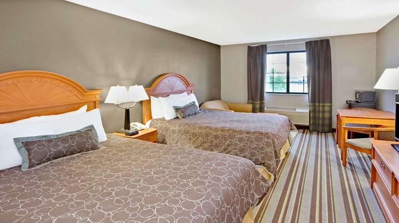 <b>Super 8 South Bend Room</b>. Images powered by <a href="https://iceportal.shijigroup.com/" title="IcePortal" target="_blank">IcePortal</a>.