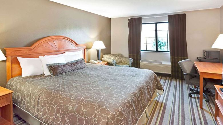 <b>Super 8 South Bend Room</b>. Images powered by <a href="https://iceportal.shijigroup.com/" title="IcePortal" target="_blank">IcePortal</a>.