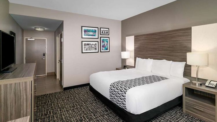 La Quinta Inn & Suites Forsyth Room