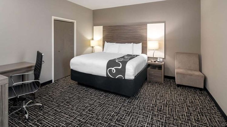 La Quinta Inn & Suites Forsyth Suite