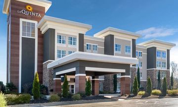 La Quinta Inn & Suites Forsyth