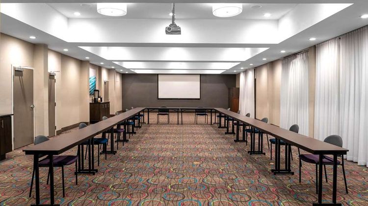 La Quinta Inn & Suites Forsyth Meeting