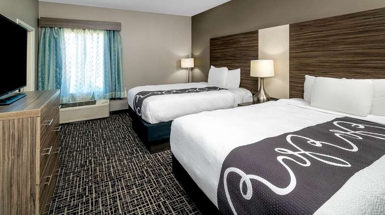 <b>La Quinta Inn & Suites Forsyth Suite</b>. Images powered by <a href="https://iceportal.shijigroup.com/" title="IcePortal" target="_blank">IcePortal</a>.