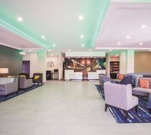La Quinta Inn & Suites Cullman Lobby