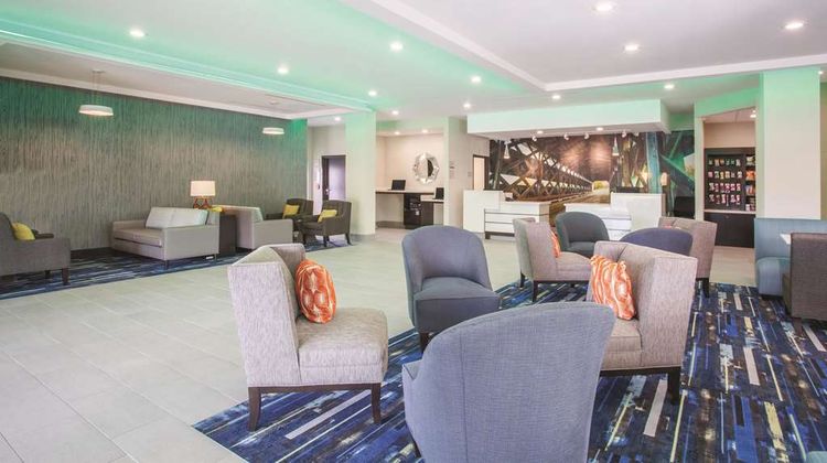 La Quinta Inn & Suites Cullman Lobby