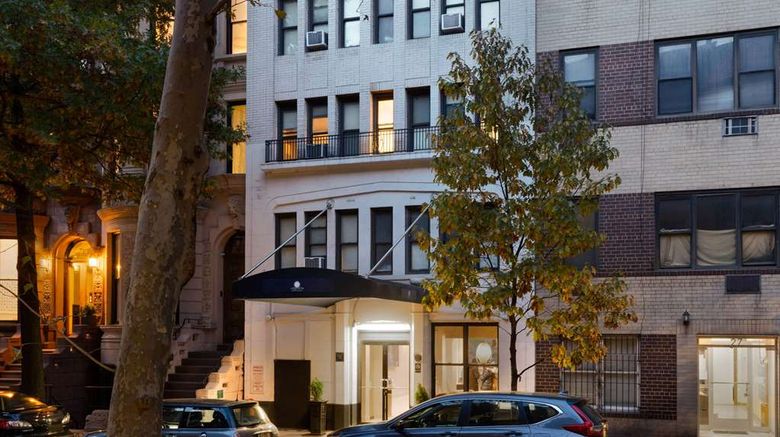 <b>La Quinta Inn & Suites NYC Central Park Exterior</b>. Images powered by <a href="https://iceportal.shijigroup.com/" title="IcePortal" target="_blank">IcePortal</a>.