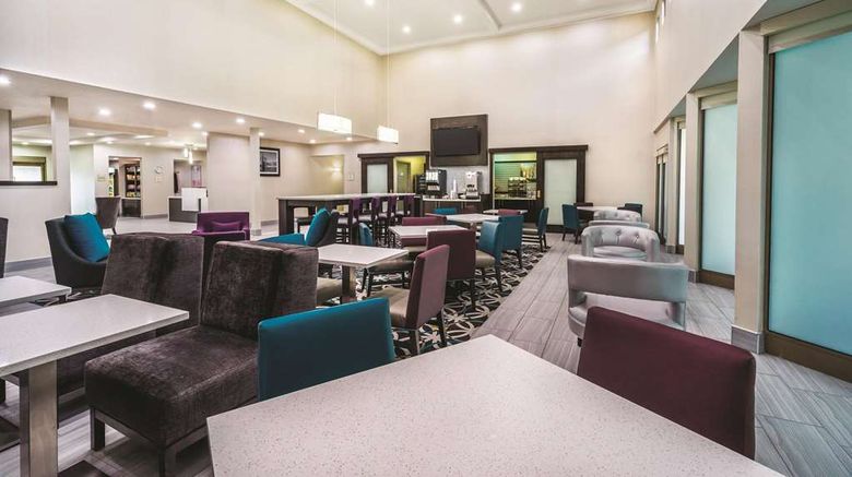 <b>La Quinta Inn & Suites Loudon Other</b>. Images powered by <a href="https://iceportal.shijigroup.com/" title="IcePortal" target="_blank">IcePortal</a>.