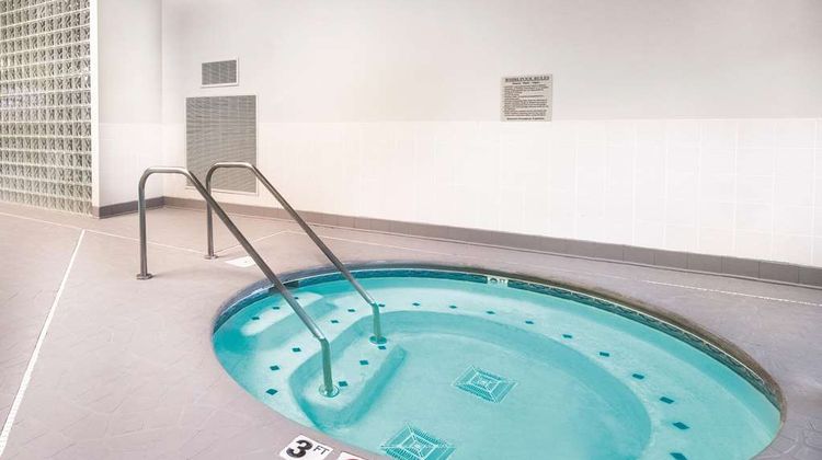 La Quinta Inn & Suites Loudon Pool