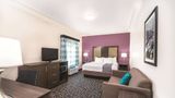 <b>La Quinta Inn & Suites Loudon Room</b>. Images powered by <a href="https://iceportal.shijigroup.com/" title="IcePortal" target="_blank">IcePortal</a>.