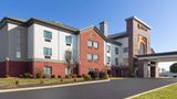<b>La Quinta Inn & Suites Loudon Exterior</b>. Images powered by <a href="https://iceportal.shijigroup.com/" title="IcePortal" target="_blank">IcePortal</a>.
