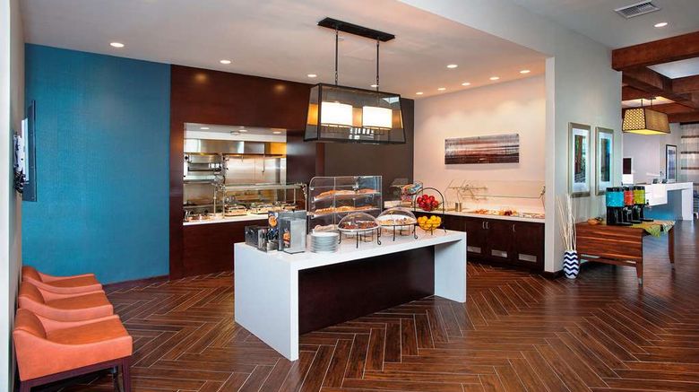 <b>Hilton Garden Inn Burbank Downtown Restaurant</b>. Images powered by <a href="https://iceportal.shijigroup.com/" title="IcePortal" target="_blank">IcePortal</a>.