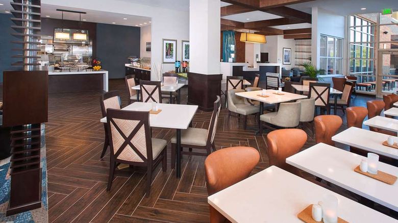 <b>Hilton Garden Inn Burbank Downtown Restaurant</b>. Images powered by <a href="https://iceportal.shijigroup.com/" title="IcePortal" target="_blank">IcePortal</a>.