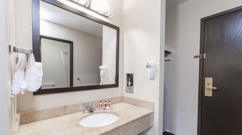 <b>Baymont Inn & Suites, Pierre Room</b>. Images powered by <a href="https://iceportal.shijigroup.com/" title="IcePortal" target="_blank">IcePortal</a>.