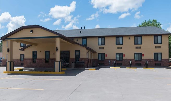 Baymont Inn & Suites, Pierre Exterior