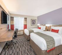 Microtel Inn & Suites, Sudbury Room