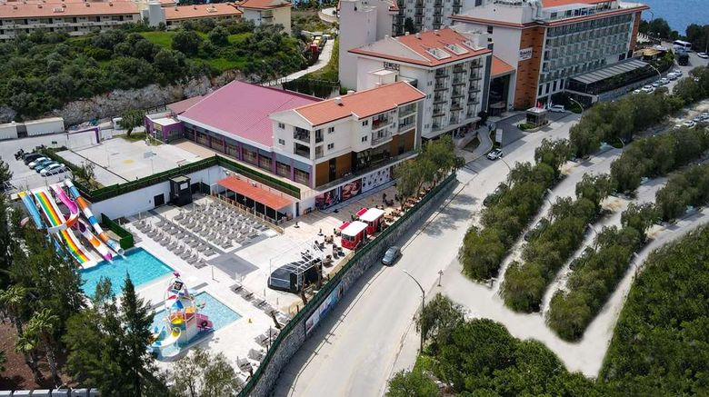 <b>Ramada Hotel & Suites Kusadasi Exterior</b>. Images powered by <a href="https://iceportal.shijigroup.com/" title="IcePortal" target="_blank">IcePortal</a>.