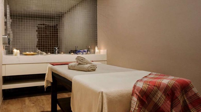 <b>Ramada Hotel & Suites Kusadasi Spa</b>. Images powered by <a href="https://iceportal.shijigroup.com/" title="IcePortal" target="_blank">IcePortal</a>.
