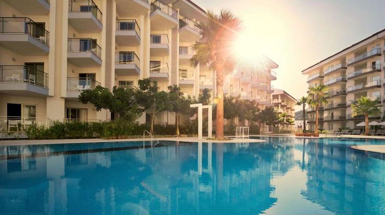 Ramada Hotel & Suites Kusadasi Pool