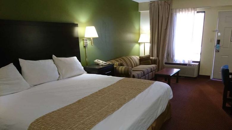 <b>Travelodge Knoxville East Room</b>. Images powered by <a href="https://iceportal.shijigroup.com/" title="IcePortal" target="_blank">IcePortal</a>.