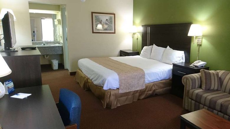 <b>Travelodge Knoxville East Room</b>. Images powered by <a href="https://iceportal.shijigroup.com/" title="IcePortal" target="_blank">IcePortal</a>.