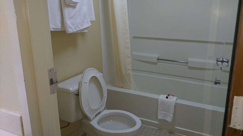 <b>Travelodge Knoxville East Room</b>. Images powered by <a href="https://iceportal.shijigroup.com/" title="IcePortal" target="_blank">IcePortal</a>.
