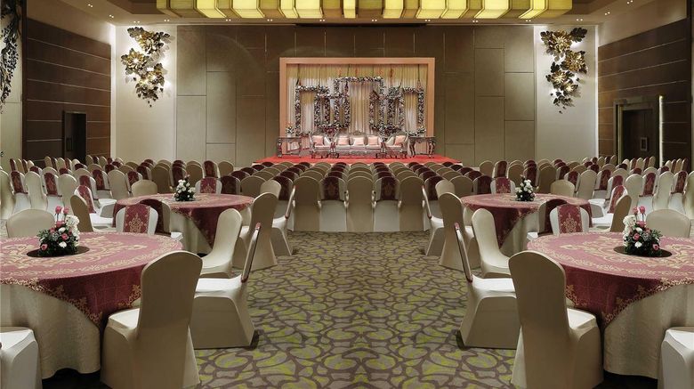 <b>Grand Mercure Vadodara Surya Palace Restaurant</b>. Images powered by <a href="https://iceportal.shijigroup.com/" title="IcePortal" target="_blank">IcePortal</a>.