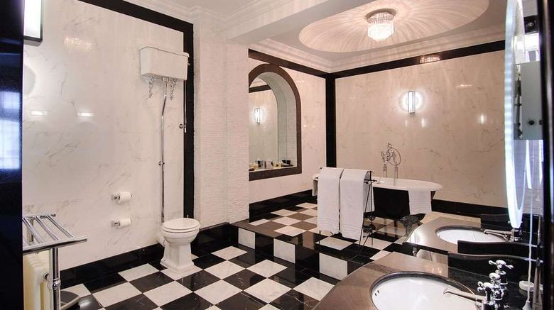 <b>Grand Royale London Hyde Park Room</b>. Images powered by <a href="https://iceportal.shijigroup.com/" title="IcePortal" target="_blank">IcePortal</a>.