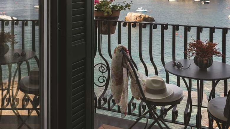 <b>Villa Sant'Andrea, A Belmond Hotel Room</b>. Images powered by <a href="https://iceportal.shijigroup.com/" title="IcePortal" target="_blank">IcePortal</a>.