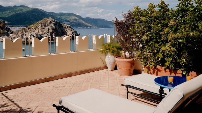 <b>Villa Sant'Andrea, A Belmond Hotel Room</b>. Images powered by <a href="https://iceportal.shijigroup.com/" title="IcePortal" target="_blank">IcePortal</a>.